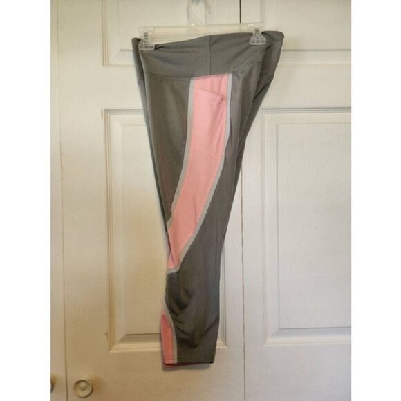 2 Sets of Athletic Capris - Picture 7 of 9